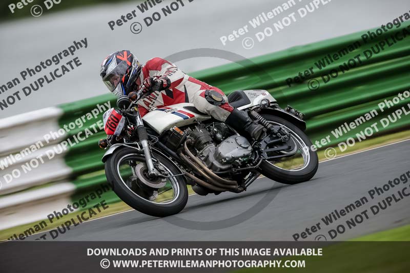 Vintage motorcycle club;eventdigitalimages;mallory park;mallory park trackday photographs;no limits trackdays;peter wileman photography;trackday digital images;trackday photos;vmcc festival 1000 bikes photographs